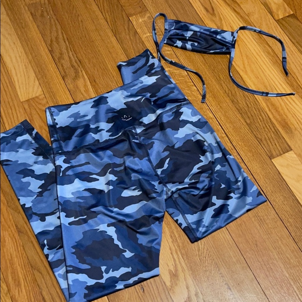 Blue cameo leggings with matching mask!